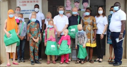 Photo de famille - Soutien à l'ONG valeur Albinos